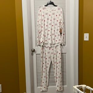 Kyte baby Womens holiday jogger set- holly berry (retired)